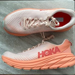HOKA Women’s Rincon 3 (SIZE 1/2 DOWN) Size 6.5